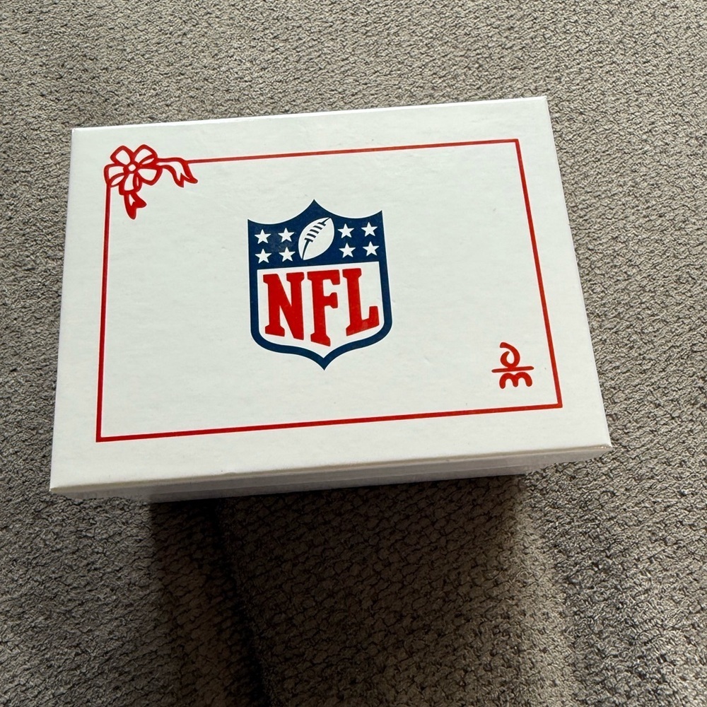 Danbury Mint Baltimore RAVENS 2014‎ HELICOPTER RIDE Santa ORNAMENT NEW in box - Picture 3 of 3